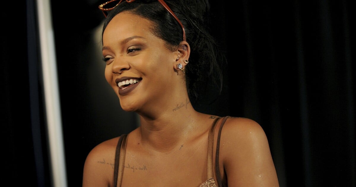 Neznámá žena střílela na Rihannin dům. Pět až sedm výstřelů z pušky zasáhlo bránu