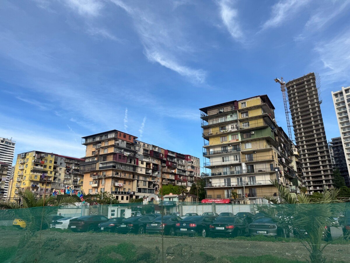 Gruzinsko, presstrip