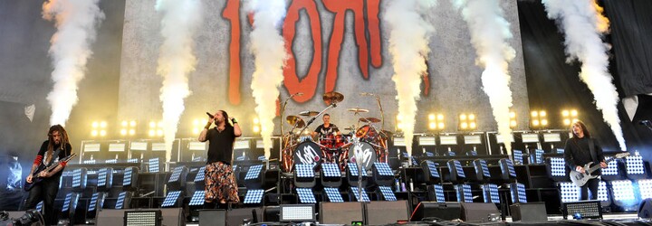 Korn: příběh sexuálně zneužívaného a šikanovaného outsidera s velkým talentem, kterému nadávali spolužáci i učitelé