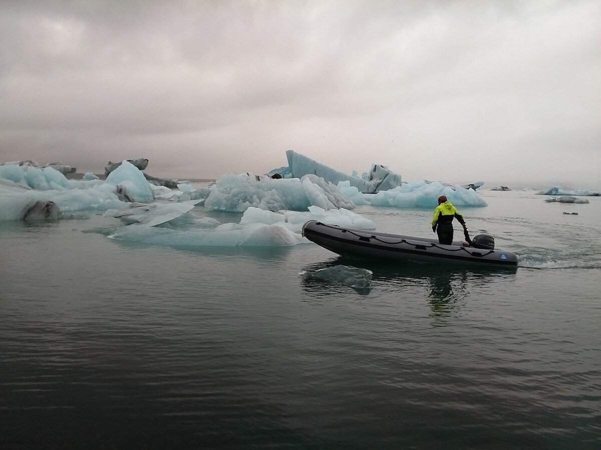 Ľadovcová lagúna na Islande. 