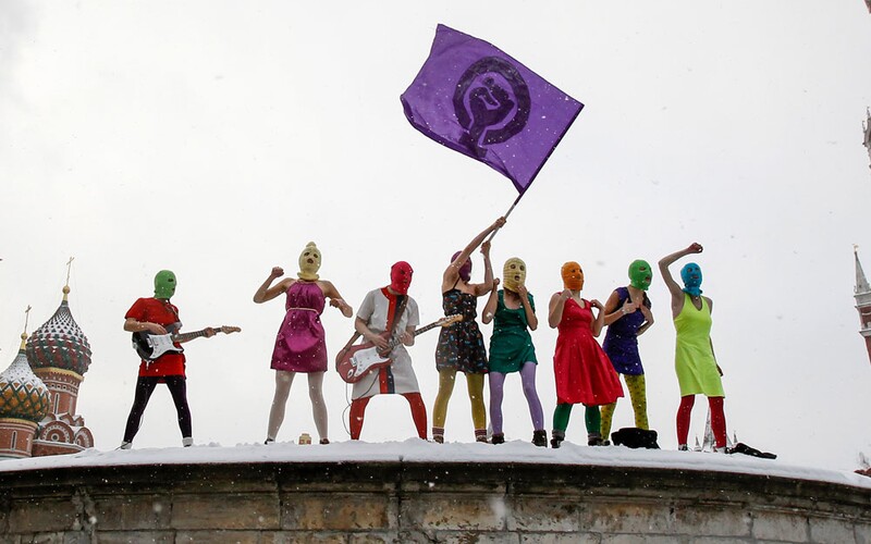 Do Prahy v září přijede ruská feministická punková kapela Pussy Riot.
