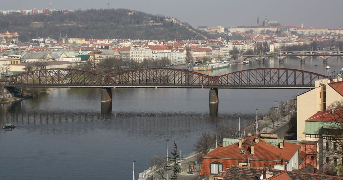 Nejkrásnější most v Praze tě určitě překvapí. Podle světového žebříčku jím není Karlův most