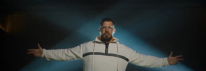 Zapáli ti dom aj scénu, ak ublížiš jeho dcére alebo žene. Momo vydáva osobnú skladbu s názvom Sérum
