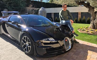 Bodyguard rozbil Cristianovi Ronaldovi luxusné Bugatti za 2 milióny eur. Nezvládol riadenie, zatiaľ čo futbalista dovolenkuje.