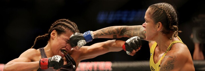 Amanda Nunes má v UFC znova dva opasky. Juliannu Peñovú zdolala dominantne na body po napínavej a krvavej päťkolovej vojne