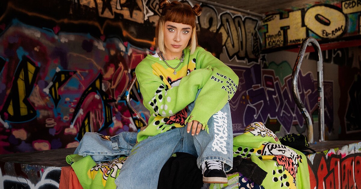 Vybrali jsme nejvíc fresh mikiny a svetry na jaro. Můžeš na ně uplatnit naši slevu