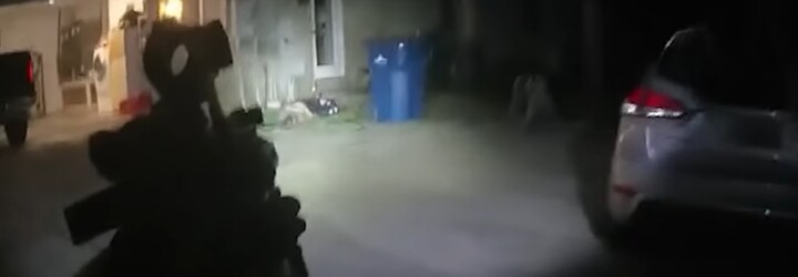 VIDEO: „Sejmu je jako v GTA,“ řekla 14letá dívka. Na policisty střílela z AK-47 a brokovnice se svým 12letým kamarádem