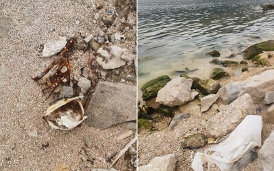 Obľúbenú pláž pri Splite zaplavil toxický odpad. Ide o obľúbené miesto detí aj dospelých.