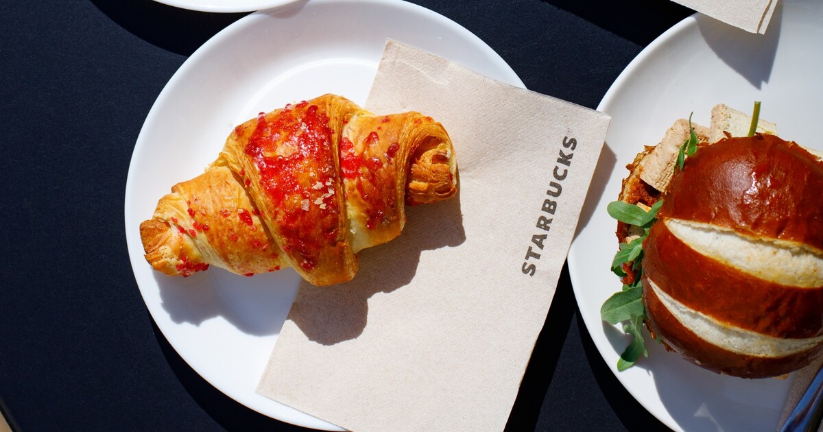 Chceš dobrůtky ze Starbucks i dalších míst v Praze s 50% slevou? Víme, jak je získat