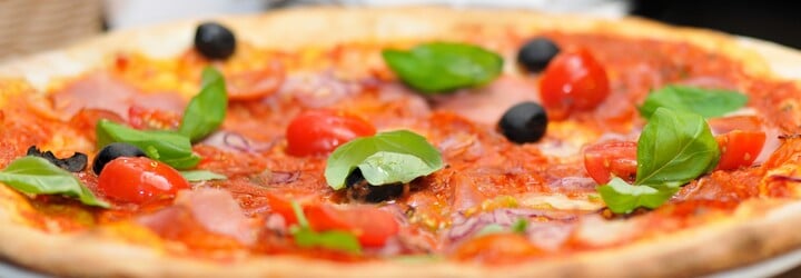 Taliani sú na svoju pizzu takí hrdí, že zozbierali podpisy, aby sa dostala na zoznam UNESCO. Chcú ju ochrániť pred fastfoodovými gigantmi