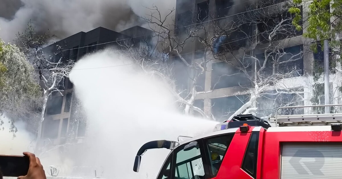 AKTUÁLNĚ: Letecká tragédie v Indii. Let Air India se zřítil krátce po startu