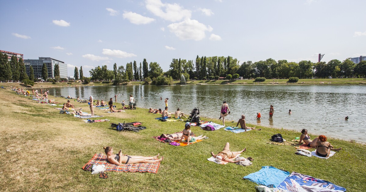 Pozor, platí výstraha před vedrem. ČHMÚ doporučuje, aby se lidé nadměrně nezatěžovali