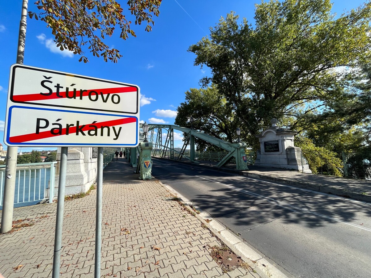 Hraničný priechod Štúrovo – Esztergom.