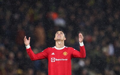 Cristiano Ronaldo si proti Chelsea nezahrá. Tréner ho vyradil zo zostavy za nahnevaný predčasný odchod.