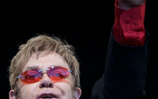 Vrátí se Elton John na pódia? Hvězda přiznala zdravotní problémy