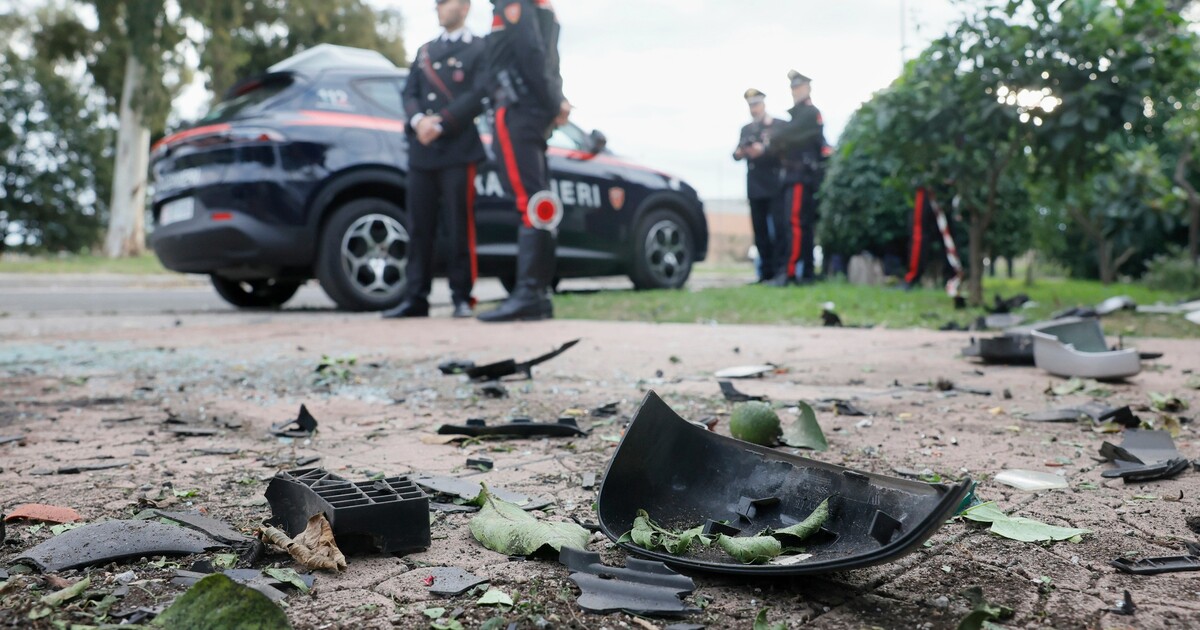 V autě prominentního italského novináře explodovala bomba. Za činem má stát mafie