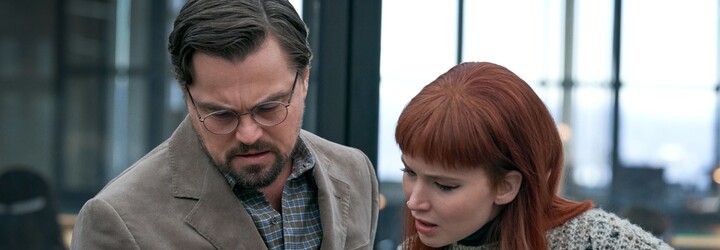 Leonardo DiCaprio zachraňuje planétu pred kométou. Konšpirátori chcú radšej kométu vyťažiť, aj keď to zničí Zem
