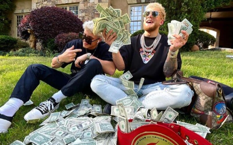 Jake Paul sa chvastá nehoráznym zárobkom zo svojho boxerského duelu. Zápas vygeneroval 75 miliónov dolárov.