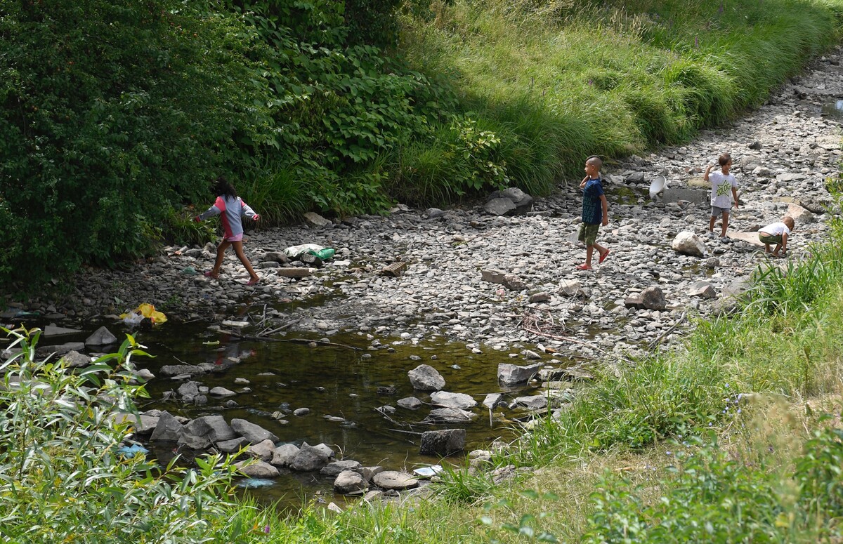 Vyschnuté koryto rieky Bodva v Moldave nad Bodvou 18. júla 2022.