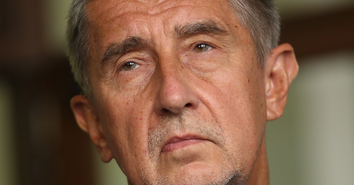 Poslední průzkum před volbami: Piráti dohánějí STAN. Do Sněmovny by se nedostali Motoristé