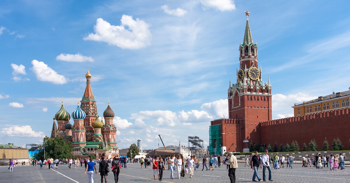 Země zaslíbená? Ruské státní firmy a média žádají šestidenní pracovní týden, lidé se mají obětovat pro válku