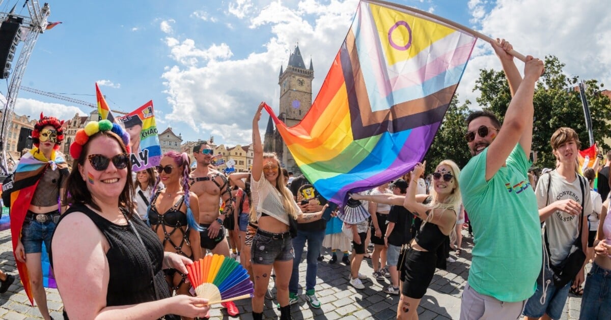 Jaký byl rok 2025 pro českou queer komunitu? Plný historických změn a nejistoty