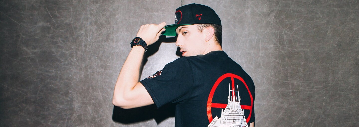 3 dny před vydáním alba SICK vydává Smack rázný singl, kde popisuje svůj oblíbený drink