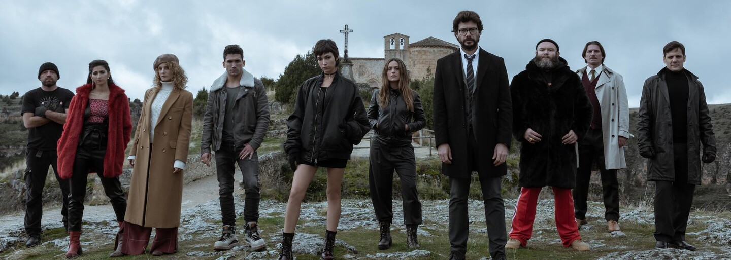 3. séria geniálneho La Casa de Papel sa na Netflix dostane už 17. júla. Čo vylúpi geniálny Profesor tentokrát?