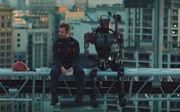 Třetí série Westworld představuje kriminální futuristický svět mimo park s Aaronem Paulem z Breaking Bad
