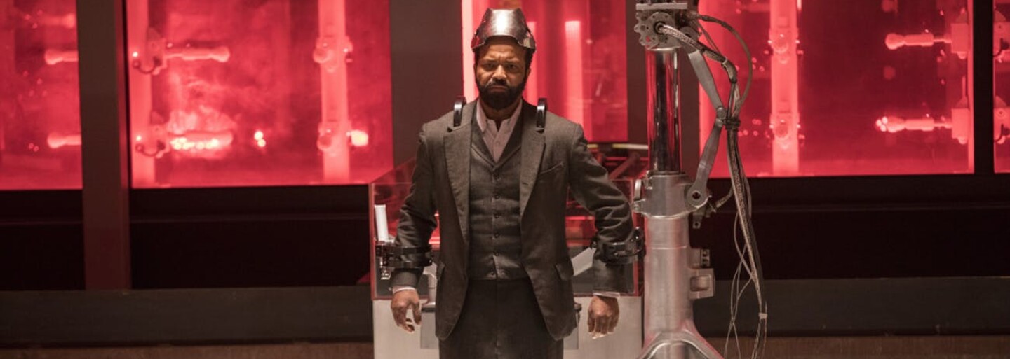 3. séria Westworld predstavuje kriminálny futuristický svet mimo parku s Aaronom Paulom z Breaking Bad