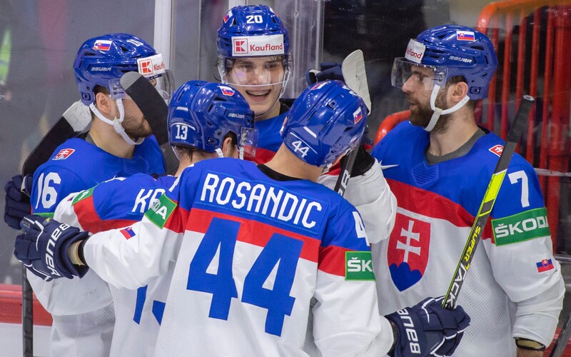 MS 2022 v hokeji: Slovensko v boji o štvrťfinále zvalcovalo Dánsko. Či nás v jeho úvode čakajú Švédi alebo Fíni sa rozhodne večer.