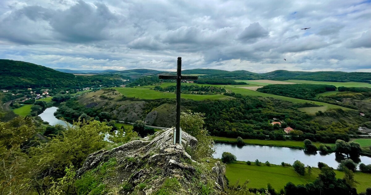 Kam na výlet: Tohle místo za Prahou jen tak někdo nezná. Nadchne tě nádhernými podzimními výhledy