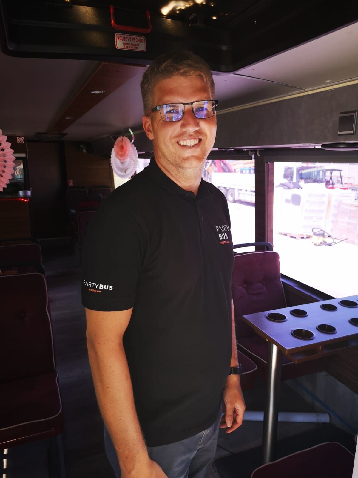 Šofér párty busu Andrej