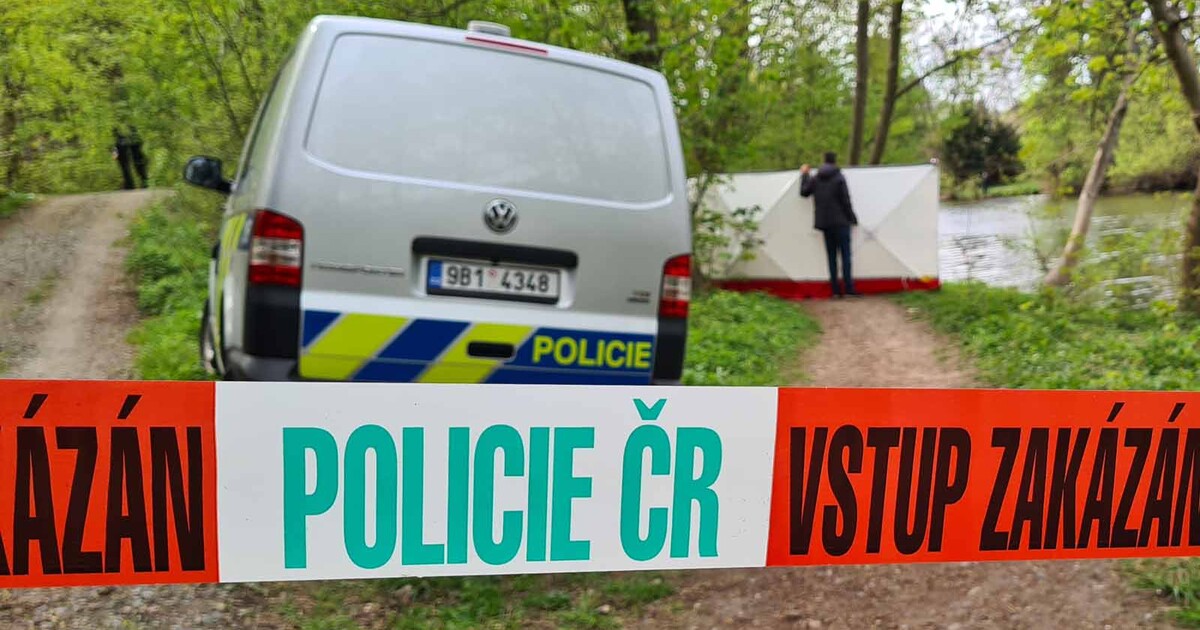 Policie vyšetřuje čtyři násilná úmrtí v Olšovci na Přerovsku. Zřejmě jde o tři vraždy a sebevraždu