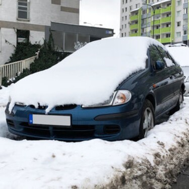 Aké vozidlo sa skrýva pod snehom?