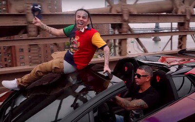 6ix9ine je prvýkrát v uliciach New Yorku, užíva si McDonald's a svoju flotilu Lamborghini. Pozri si jeho nový klip.