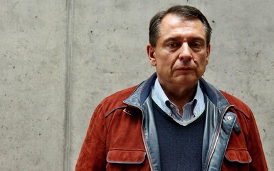 Noční mejdan v Teplicích: Kmotr Benda, gólman Hnilička, Šlégr či Paroubek porušili snad všechna opatření.