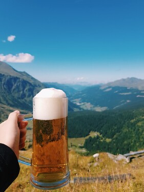Koľko litrov mal podľa teba najväčší pohár piva? 