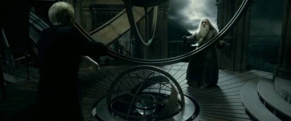 Aké kúzlo použije Malfoy vo filme pri vražde Dumbledora?