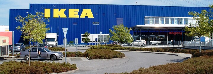Mladá fotografka bydlela střídavě 3 týdny v obchodním domu IKEA, aniž by si toho někdo všiml