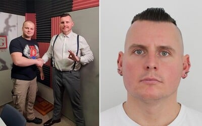 Konšpirátor Danny Kollár musí nosiť elektronický náramok od polície. Kaucia ho stála 17-tisíc eur, do desiatej večer musí byť doma.