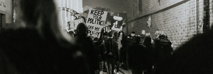 Poľskí školáci si môžu zlepšiť známku, ak napíšu básničku proti potratom alebo antikoncepcii