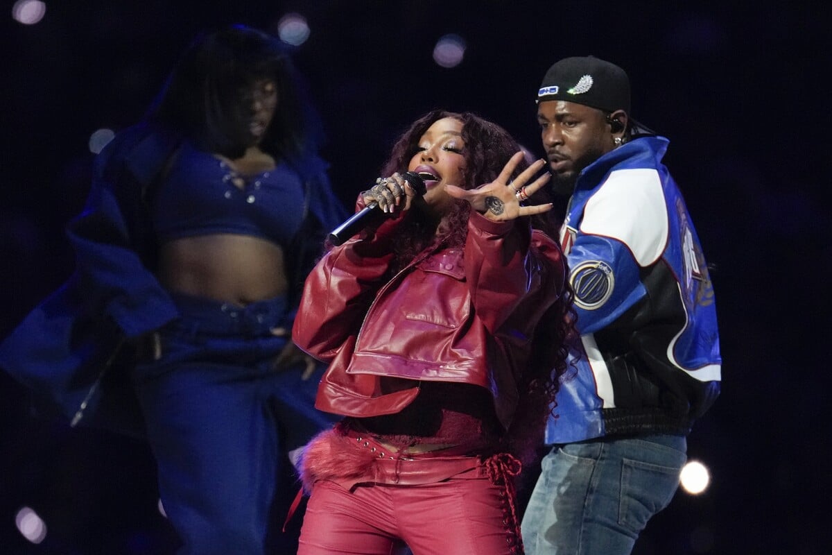 Duo včera spoločne odohralo koncert počas halftime show na Super Bowle. Pri tejto príležitosti zverejnili dátumy svojich zastávok v Európe.