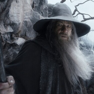 Gandalf prezradil, že je jedným z pätice čarodejníkov, ktorí sú známi aj ako Istari. Vieš však, aké farby v čase Hobita k jednotlivým členom prislúchajú?