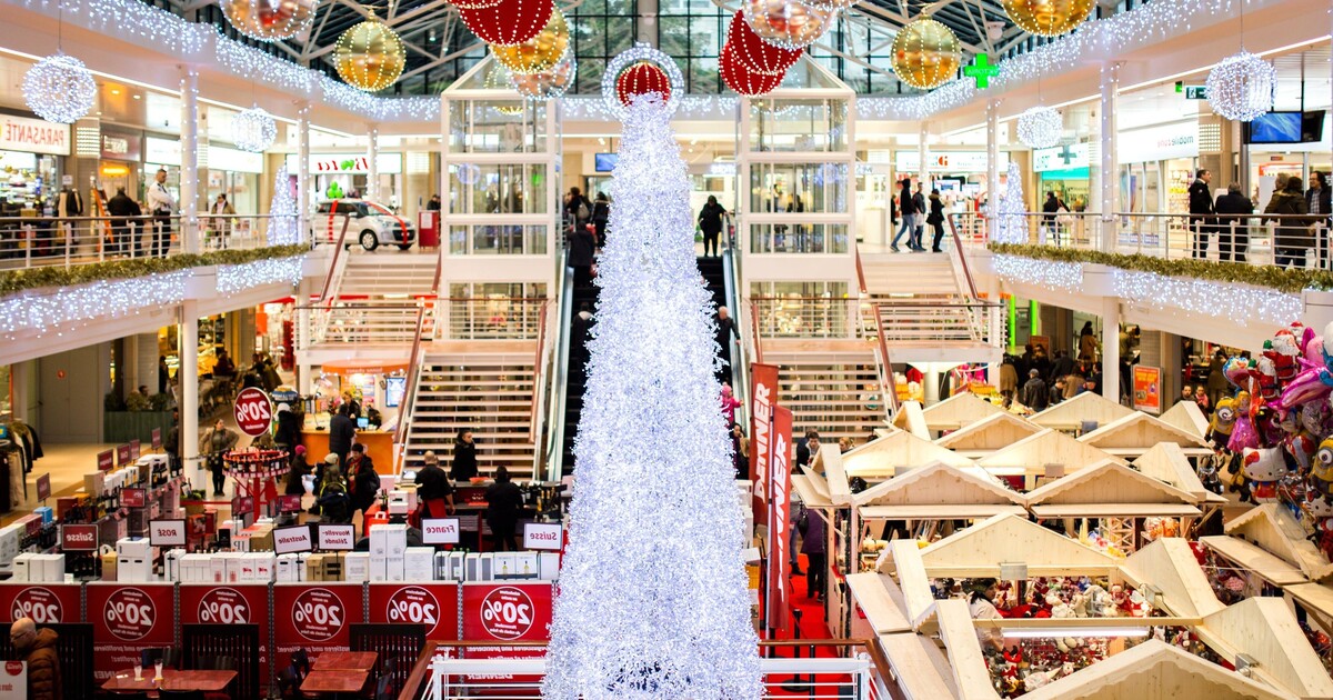 PŘEHLEDNĚ: Otevírací doba o vánočních svátcích: Podívej se, jak budou mít obchody otevřeno