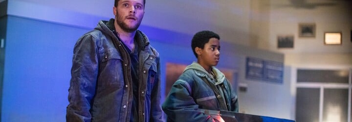 Bratia nájdu v sľubne pôsobiacom sci-fi mimozemskú zbraň a bránia sa ňou proti gangstrom na čele s Jamesom Francom