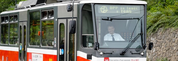 Praha a Člověk v tísni věnují Ukrajině dvacet tramvají a dva autobusy