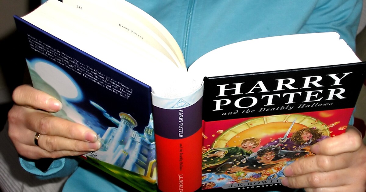 Vydavatel knih Harryho Pottera hlásí rekordní zisky. Pomohl TikTok