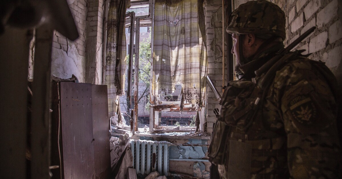 Rusko mění okupovanou Ukrajinu v obří vojenskou základnu. Prozrazují to satelitní snímky