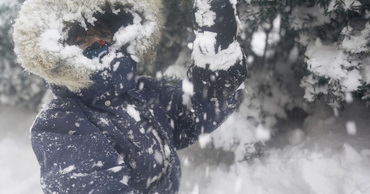 Teploty pod nulou, sníh a silný vítr. O víkendu se teple obleč, v platnosti je i výstraha